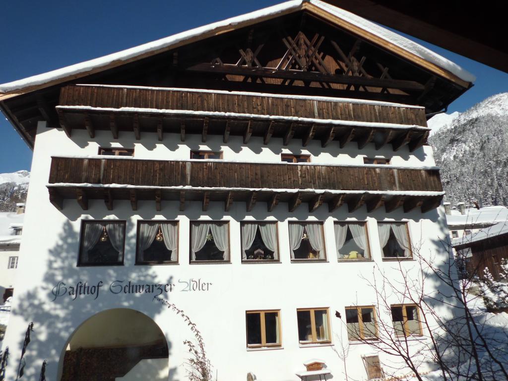 Hotel Schwarzer Adler بيتنيو آم أرلبرغ المظهر الخارجي الصورة