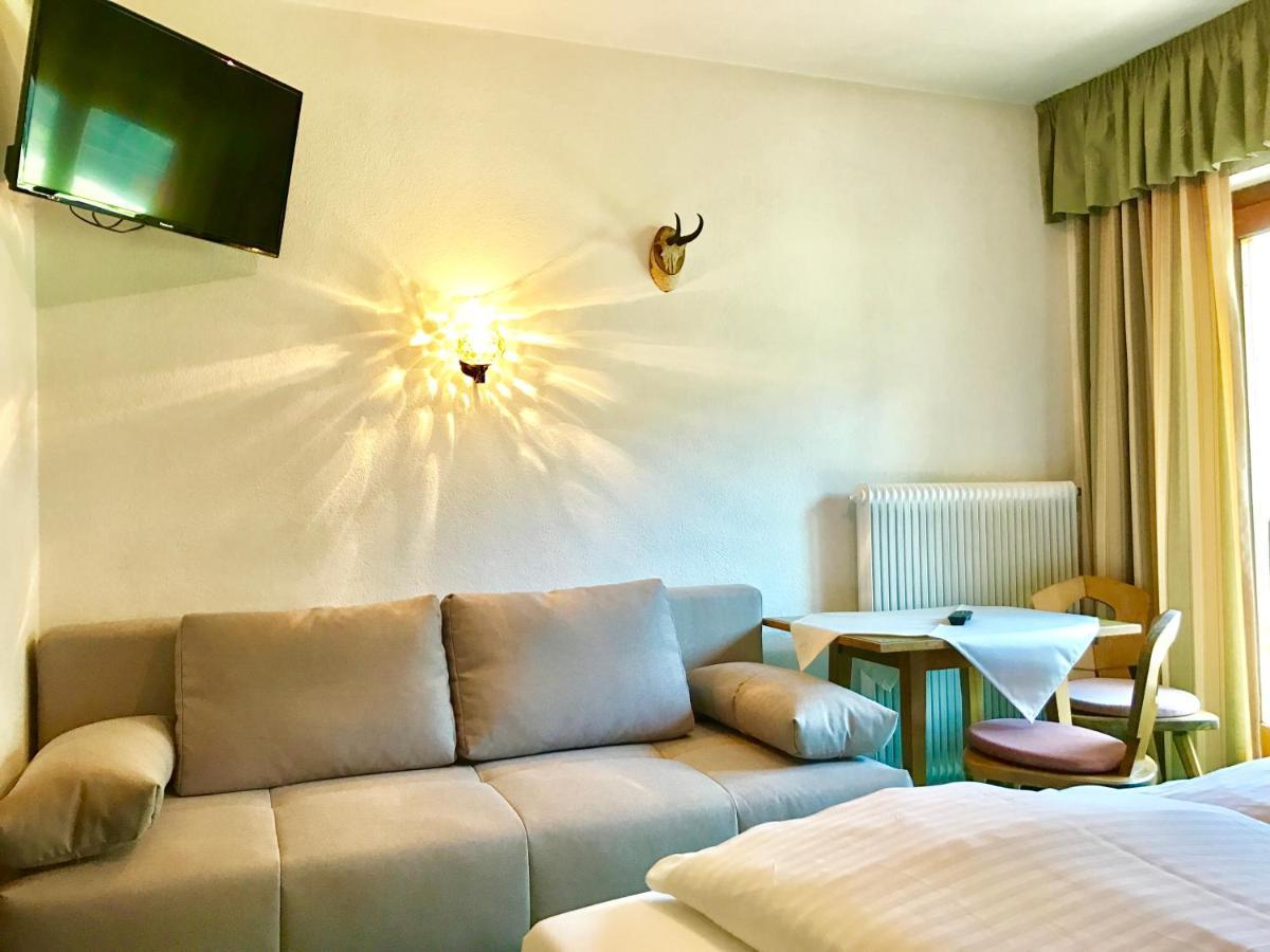 Hotel Schwarzer Adler بيتنيو آم أرلبرغ المظهر الخارجي الصورة