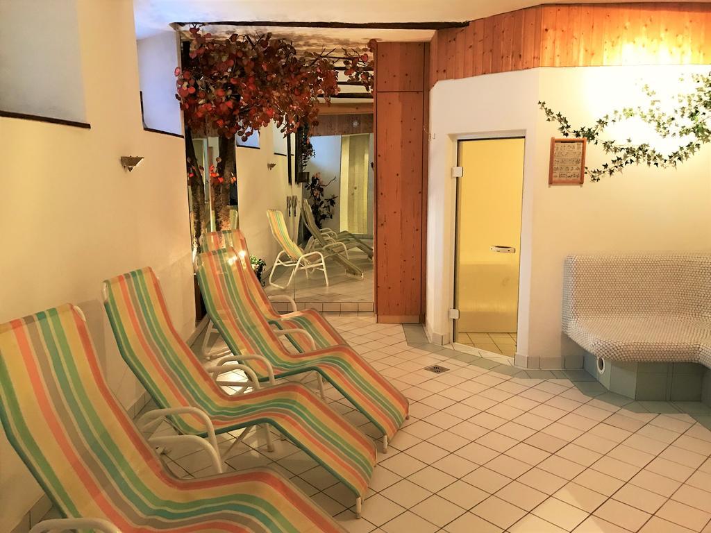 Hotel Schwarzer Adler بيتنيو آم أرلبرغ المظهر الخارجي الصورة