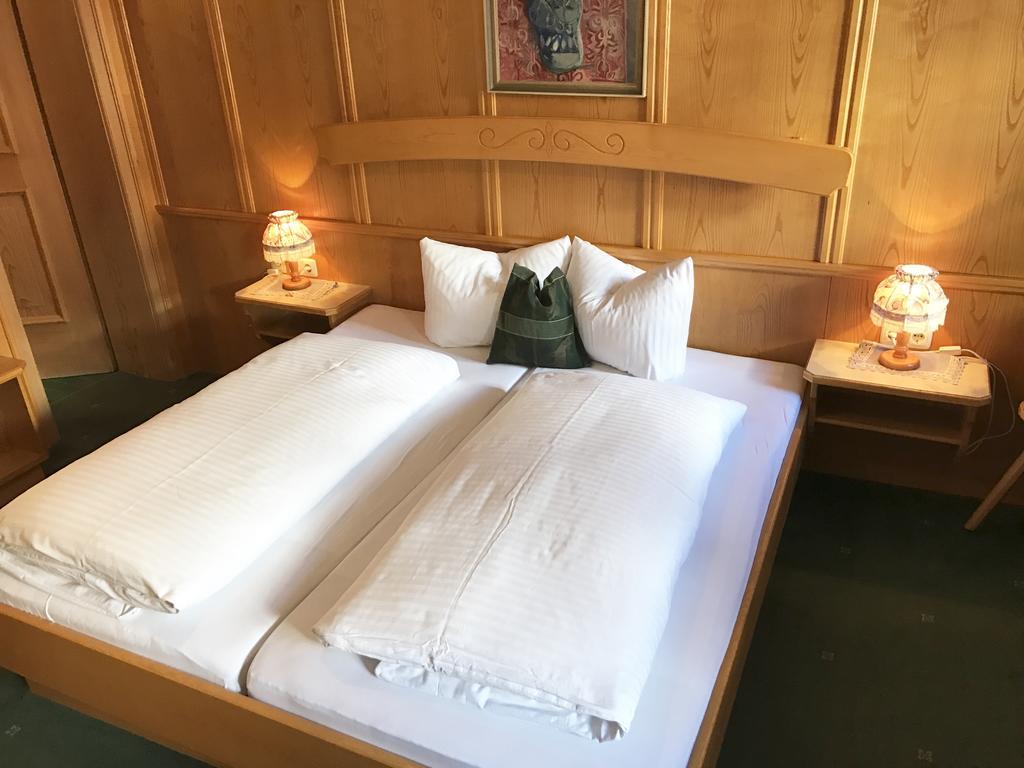 Hotel Schwarzer Adler بيتنيو آم أرلبرغ المظهر الخارجي الصورة