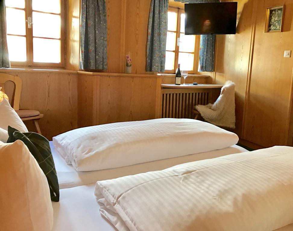 Hotel Schwarzer Adler بيتنيو آم أرلبرغ المظهر الخارجي الصورة