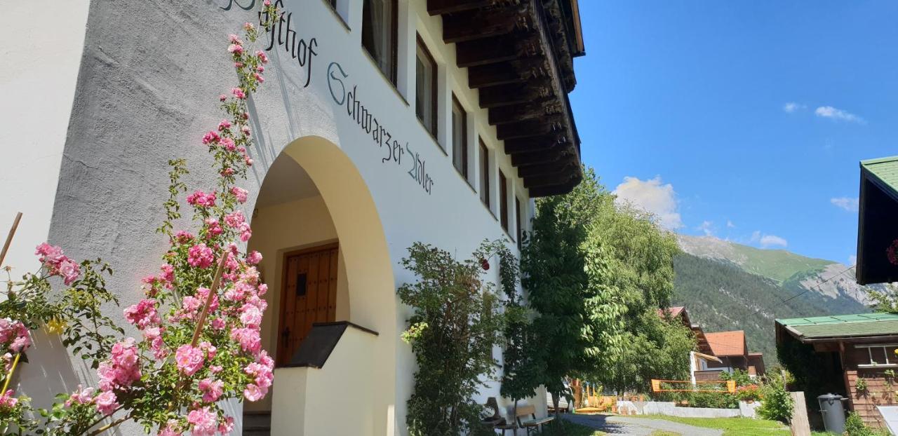 Hotel Schwarzer Adler بيتنيو آم أرلبرغ المظهر الخارجي الصورة